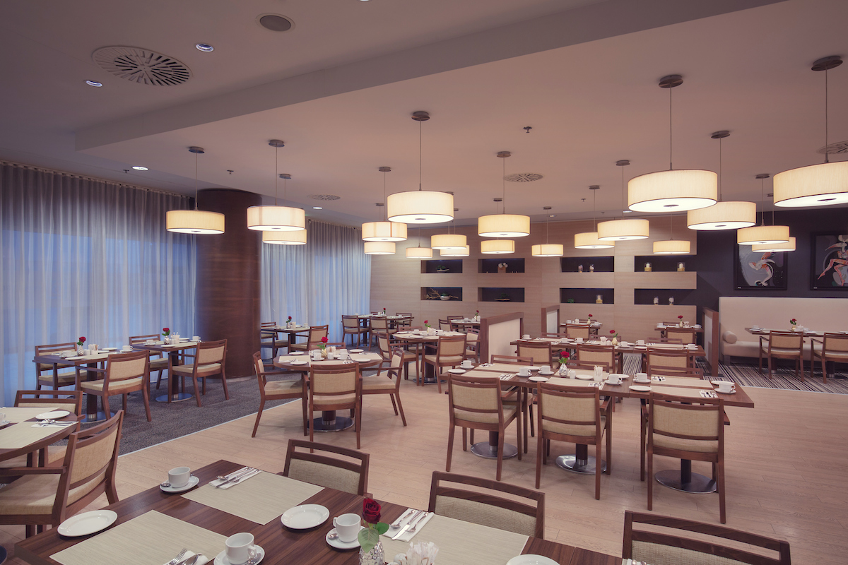 gastronomia_double_tree_kosice_olive_tree
